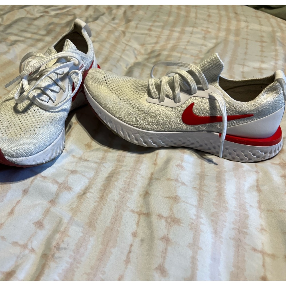 Nike flyknit shoes